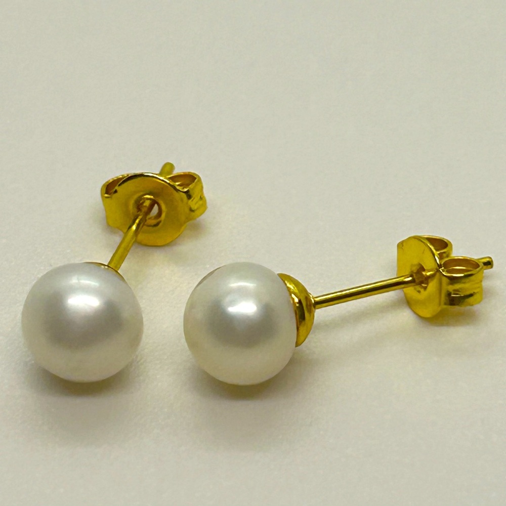 6-7mm White Freshwater Pearl Gold Plated Stud Earrings